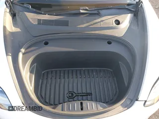 2021 Tesla Model 3 Long Range z VIN 5YJ3E1EB0MF936609, wystawiony jako IAAI lot #41599411 z przebiegiem 55 993 mil mil oraz . Historia ofert i sprzedaży dostępna na DreamBid. Obrazek 10.