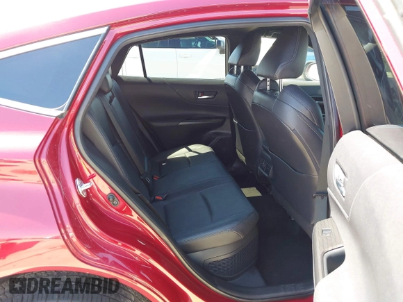2022 Toyota Venza LE with VIN JTEAAAAH1NJ106479, listed as a IAAI auction lot 41764101 with 31,848 mi miles. Bid and sale history available at carsss.com. Image 8.