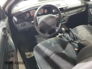 2004 Dodge Stratus SXT z VIN 1B3EL46X14N225224, wystawiony jako Copart lot #76090114 z przebiegiem 225 728 mil mil oraz Szkoda całkowita • Salvage title. Historia ofert i sprzedaży dostępna na DreamBid. Obrazek 8.
