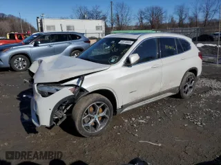 2016 BMW X1 xDrive28i with VIN WBXHT3C31G5E48073, listed as a Copart auction lot 43974855 with 56,088 mi miles and Salvage Title. Bid and sale history available at carsss.com. Image 1.