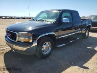 2002 GMC Sierra 1500 SLE with VIN 2GTEC19V221171583, listed as a Copart auction lot 46748355 with 197,932 mi miles and Salvage Title. Bid and sale history available at carsss.com. Image 1.