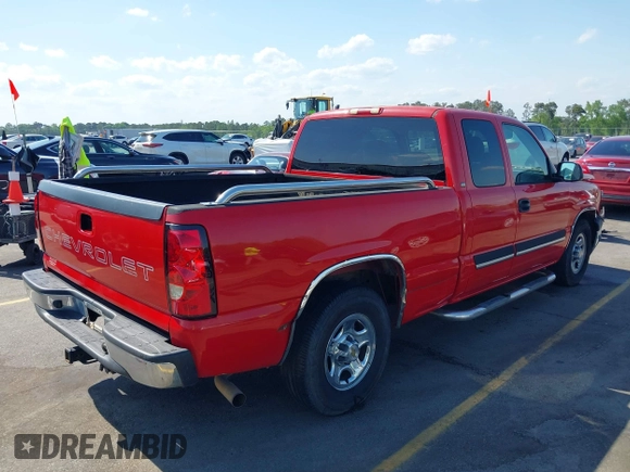 2004 Chevrolet Silverado 1500 LS with VIN 1GCEC19V84Z142003, listed as a IAAI auction lot 41998056 with 214,671 mi miles. Bid and sale history available at carsss.com. Image 4.