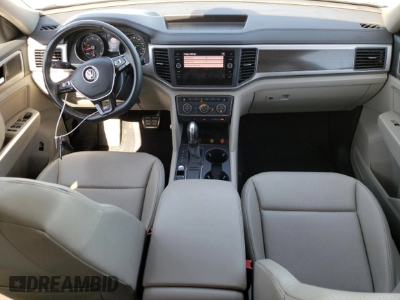 2018 Volkswagen Atlas SE with VIN 1V2FR2CA0JC575617, listed as a Copart auction lot 72691074 with 86,505 mi miles and Salvage title. Bid and sale history available at DreamBid. Image 8.