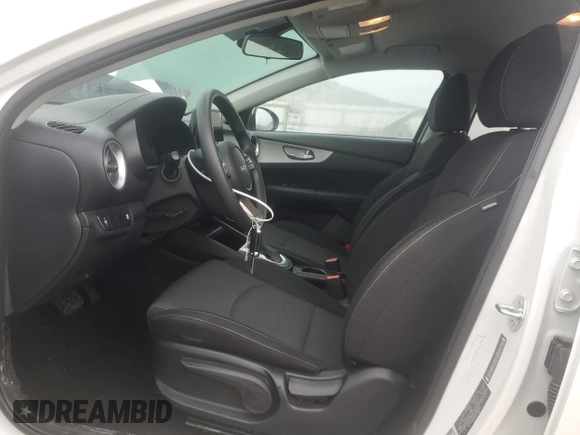 2024 Kia Forte LXS with VIN 3KPF24AD9RE784051, listed as a Copart auction lot 46370625 with 8,672 mi miles and Salvage Title. Bid and sale history available at DreamBid. Image 7.