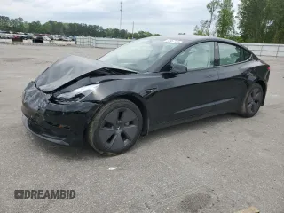 2023 Tesla Model 3 z VIN 5YJ3E1EAXPF669006, wystawiony jako Copart lot #52957755 z przebiegiem 23 353 mil mil oraz Szkoda całkowita • Salvage title. Historia ofert i sprzedaży dostępna na DreamBid. Obrazek 1.