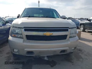 2008 Chevrolet Suburban 3LT z VIN 3GNFC16078G113201, wystawiony jako IAAI lot #41600115 z przebiegiem 190 383 mil mil oraz . Historia ofert i sprzedaży dostępna na DreamBid. Obrazek 6.