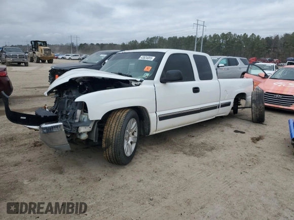 2000 Chevrolet Silverado 1500 with VIN 2GCEC19V7Y1402082, listed as a Copart auction lot 43624055 with 0 mi miles and Salvage Title. Bid and sale history available at carsss.com. Image 1.
