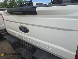 2017 Ford F-250 Lariat with VIN 1FT7W2BT2HEE35035, listed as a IAAI auction lot 42737737 with 211,204 mi miles and . Bid and sale history available at DreamBid. Image 3.