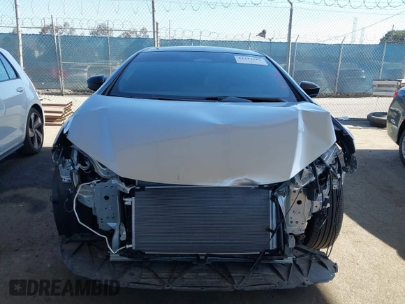 2024 Toyota Prius LE z VIN JTDACAAU0R3034244, wystawiony jako IAAI lot #42312682 z przebiegiem 4 102 mil mil oraz . Historia ofert i sprzedaży dostępna na DreamBid. Obrazek 13.