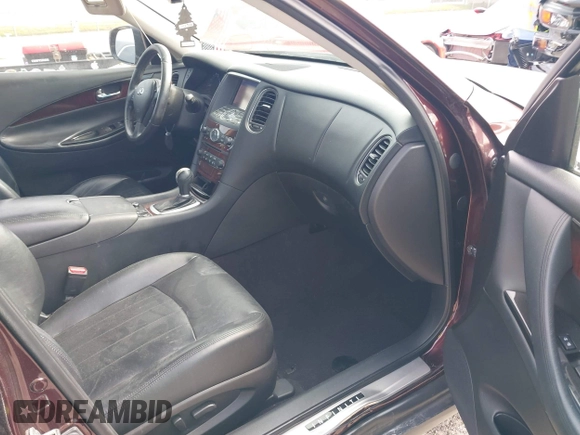 2016 Infiniti QX50 with VIN JN1BJ0RPXGM236196, listed as a IAAI auction lot 41997714 with 133,664 mi miles. Bid and sale history available at carsss.com. Image 5.