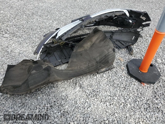 2015 Lincoln MKC z VIN 5LMCJ2A93FUJ01840, wystawiony jako Copart lot #53269035 z przebiegiem 110 572 mil mil oraz Szkoda całkowita • Salvage title. Historia ofert i sprzedaży dostępna na DreamBid. Obrazek 13.