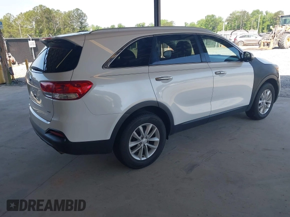 2017 Kia Sorento LX with VIN 5XYPG4A36HG280622, listed as a IAAI auction lot 42166037 with 87,194 mi miles. Bid and sale history available at carsss.com. Image 4.
