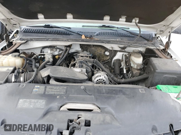 2004 GMC Sierra 2500HD SLE z VIN 1GTHK29U64E336548, wystawiony jako Copart lot #44979505 z przebiegiem 226 577 mil mil oraz Szkoda całkowita • Salvage title. Historia ofert i sprzedaży dostępna na DreamBid. Obrazek 11.