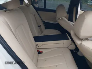2020 BMW 3 Series 330i xDrive z VIN 3MW5R7J00L8B06071, wystawiony jako IAAI lot #42197554 z przebiegiem 96 677 mil mil oraz . Historia ofert i sprzedaży dostępna na DreamBid. Obrazek 8.