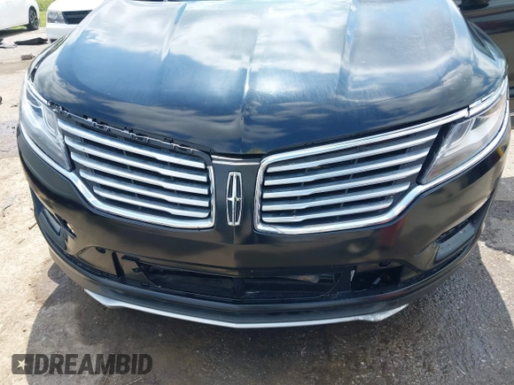 2017 Lincoln MKC Reserve with VIN 5LMCJ3C95HUL54101, listed as a IAAI auction lot 42272528 with 32,815 mi miles and . Bid and sale history available at DreamBid. Image 6.