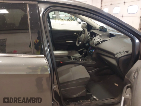 2017 Ford Escape SE with VIN 1FMCU9G90HUC96633, listed as a IAAI auction lot 42005904 with 93,139 mi miles. Bid and sale history available at carsss.com. Image 5.