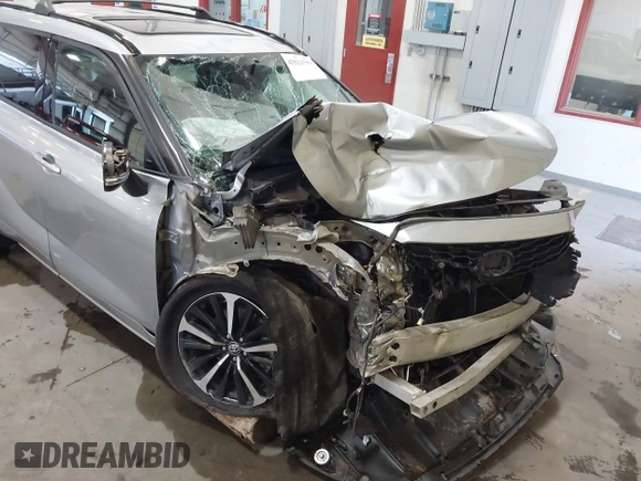 2021 Toyota Highlander XSE with VIN 5TDJZRBH8MS072794, listed as a IAAI auction lot 42521509 with 67,058 mi miles and . Bid and sale history available at DreamBid. Image 18.