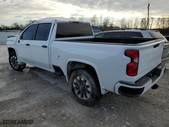 2021 Chevrolet Silverado 2500HD Custom with VIN 1GC4YMEY6MF310348, listed as a Copart auction lot 83660174 with 40,032 mi miles and Salvage Title. Bid and sale history available at carsss.com. Image 2.
