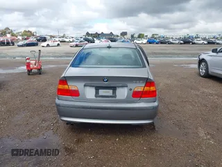 2005 BMW 3 Series 325i with VIN WBAET37485NJ91293, listed as a IAAI auction lot 41714734 with 170,996 mi miles. Bid and sale history available at carsss.com. Image 16.