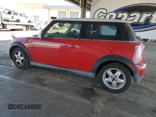 2007 MINI Hardtop with VIN WMWMF33587TT50877, listed as a Copart auction lot 63683795 with 105,078 mi miles and Clean title. Bid and sale history available at DreamBid. Image 2.