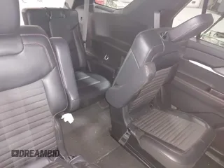 2025 Ford Explorer ST-Line z VIN 1FMUK8KH5SGA50542, wystawiony jako IAAI lot #42023496 z przebiegiem 8 419 mil mil oraz . Historia ofert i sprzedaży dostępna na DreamBid. Obrazek 8.