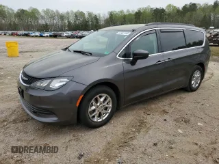 2020 Chrysler Voyager LXi z VIN 2C4RC1DG1LR256847, wystawiony jako Copart lot #51961195 z przebiegiem 204 632 mil mil oraz Szkody całkowita. Historia ofert i sprzedaży dostępna na DreamBid. Obrazek 1.