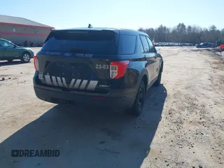 2023 Ford Police Interceptor Utility z VIN 1FM5K8AW0PNA04947, wystawiony jako IAAI lot #41942825 z przebiegiem 37 121 mil mil oraz . Historia ofert i sprzedaży dostępna na DreamBid. Obrazek 4.