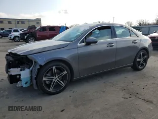 2021 Mercedes-Benz A 220 z VIN W1K3G4EB4MJ289447, wystawiony jako Copart lot #44254235 z przebiegiem 29 806 mil mil oraz Szkody całkowita. Historia ofert i sprzedaży dostępna na DreamBid. Obrazek 1.