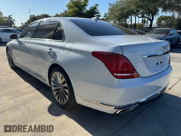 2019 Genesis G90 z VIN KMTF54JH1KU054539, wystawiony jako Copart lot #53653765 z przebiegiem 27 024 mil mil oraz Nie do naprawy • Non repairable. Historia ofert i sprzedaży dostępna na DreamBid. Obrazek 2.