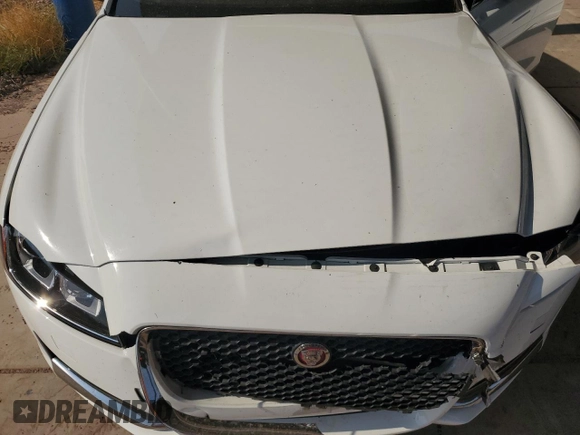 2018 Jaguar XF 25t with VIN SAJBR4FX8JCY69487, listed as a Copart auction lot 62713694 with 62,598 mi miles and Salvage Title. Bid and sale history available at carsss.com. Image 11.