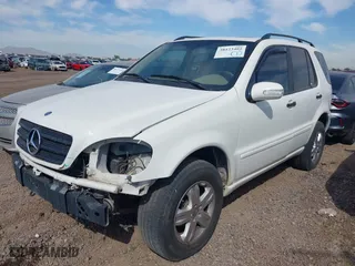 2004 Mercedes-Benz M-Class 3.5L with VIN 4JGAB57E04A502211, listed as a IAAI auction lot 39441932 with 1 mi miles. Bid and sale history available at carsss.com. Image 2.