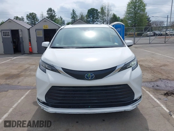 2021 Toyota Sienna XLE with VIN 5TDYRKEC6MS046412, listed as a IAAI auction lot 41934907 with 6,658 mi miles. Bid and sale history available at carsss.com. Image 12.