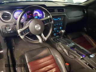 2012 Ford Mustang GT z VIN 1ZVBP8FF8C5229724, wystawiony jako Copart lot #44511305 z przebiegiem 100 214 mil mil oraz Szkoda całkowita • Salvage title. Historia ofert i sprzedaży dostępna na DreamBid. Obrazek 8.