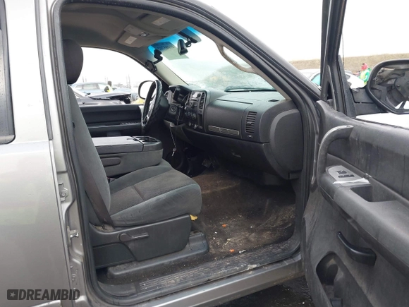 2007 Chevrolet Silverado 1500 LTZ with VIN 2GCEK13M571637081, listed as a IAAI auction lot 41085702 with 202,998 mi miles. Bid and sale history available at carsss.com. Image 5.
