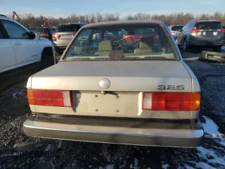 1987 BMW 3 Series z VIN WBAAB6400H1689066, wystawiony jako Copart lot #86407574 z przebiegiem 177 997 mil mil oraz Czysty tytuł • Clean title. Historia ofert i sprzedaży dostępna na DreamBid. Obrazek 6.