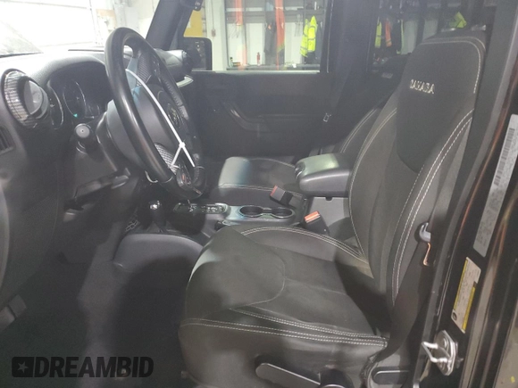 2018 Jeep Wrangler JK Unlimited Sahara with VIN 1C4BJWEG2JL869892, listed as a Copart auction lot 74474184 with 82,098 mi miles and Salvage Title. Bid and sale history available at carsss.com. Image 7.