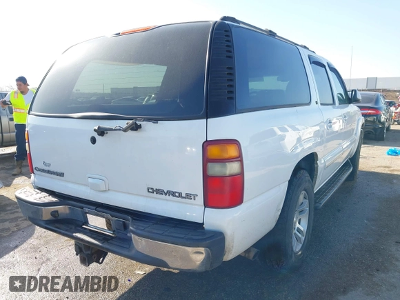 2003 Chevrolet Suburban LT with VIN 1GNFK16Z83R307164, listed as a IAAI auction lot 41977105 with 275,328 mi miles. Bid and sale history available at carsss.com. Image 4.