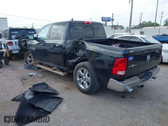 2016 Ram 1500 Big Horn z VIN 1C6RR6LT4GS148390, wystawiony jako IAAI lot #41945800 z przebiegiem 89 331 mil mil oraz . Historia ofert i sprzedaży dostępna na DreamBid. Obrazek 3.