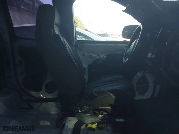 2019 Chevrolet Silverado 1500 LD LT with VIN 2GCRCPEC1K1150118, listed as a IAAI auction lot 41723255 with 1 mi miles. Bid and sale history available at carsss.com. Image 5.