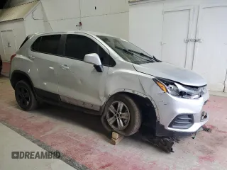 2020 Chevrolet Trax LS z VIN KL7CJKSB8LB325294, wystawiony jako Copart lot #56327045 z przebiegiem 68 190 mil mil oraz Szkoda całkowita • Salvage title. Historia ofert i sprzedaży dostępna na DreamBid. Obrazek 4.