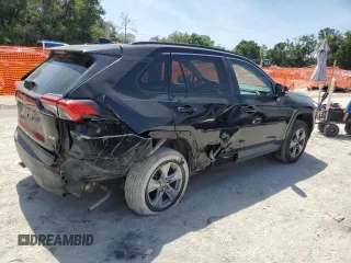 2022 Toyota RAV4 XLE with VIN 2T3W1RFV1NC174758, listed as a Copart auction lot 58006435 with 31,370 mi miles and Salvage title. Bid and sale history available at DreamBid. Image 3.