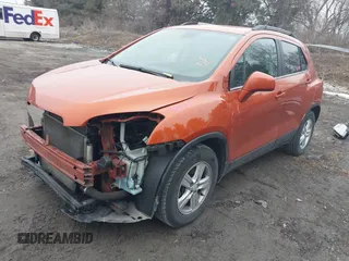 2016 Chevrolet Trax LT z VIN KL7CJLSB2GB659803, wystawiony jako IAAI lot #41576893 z przebiegiem 107 337 mil mil oraz . Historia ofert i sprzedaży dostępna na DreamBid. Obrazek 2.