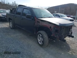 2004 Chevrolet Colorado 1SB LS Z85 with VIN 1GCDT136648185712, listed as a IAAI auction lot 41737957 with 402,427 mi miles. Bid and sale history available at carsss.com. Image 1.