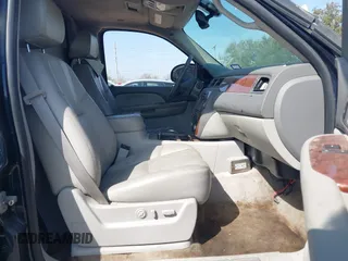 2008 Chevrolet Suburban LT w/3LT with VIN 1GNFK16328J113022, listed as a IAAI auction lot 41769498 with 160,487 mi miles. Bid and sale history available at carsss.com. Image 5.