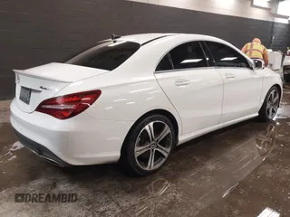 2019 Mercedes-Benz CLA 250 z VIN WDDSJ4GB8KN765229, wystawiony jako IAAI lot #41548902 z przebiegiem 57 608 mil mil oraz . Historia ofert i sprzedaży dostępna na DreamBid. Obrazek 4.