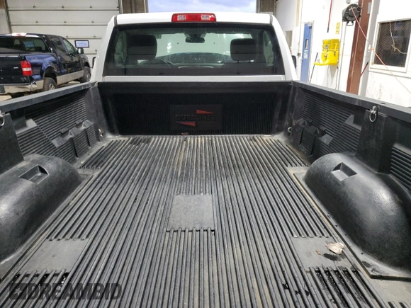 2017 Ram 1500 Tradesman z VIN 3C6JR6DT1HG675260, wystawiony jako Copart lot #81316994 z przebiegiem 179 886 mil mil oraz Szkoda całkowita • Salvage title. Historia ofert i sprzedaży dostępna na DreamBid. Obrazek 10.