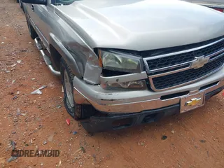 2006 Chevrolet Silverado 1500 LT1 z VIN 1GCEK19B96Z188726, wystawiony jako IAAI lot #42189031 z przebiegiem 40 019 mil mil oraz . Historia ofert i sprzedaży dostępna na DreamBid. Obrazek 6.
