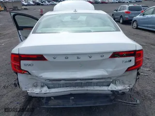 2017 Volvo S90 Inscription with VIN YV1A22ML6H1012989, listed as a IAAI auction lot 41972923 with 102,219 mi miles. Bid and sale history available at carsss.com. Image 6.
