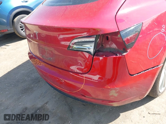 2018 Tesla Model 3 Long Range Battery z VIN 5YJ3E1EA3JF047287, wystawiony jako IAAI lot #42099771 z przebiegiem 120 470 mil mil oraz . Historia ofert i sprzedaży dostępna na DreamBid. Obrazek 6.