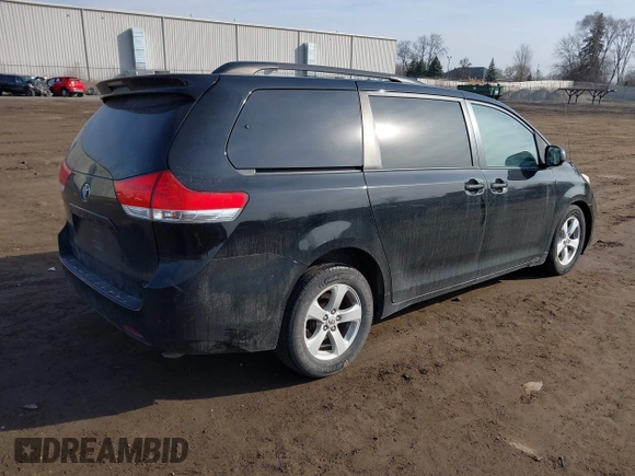 2011 Toyota Sienna LE AAS with VIN 5TDKK3DC4BS141226, listed as a IAAI auction lot 41786997 with 206,100 mi miles. Bid and sale history available at carsss.com. Image 4.